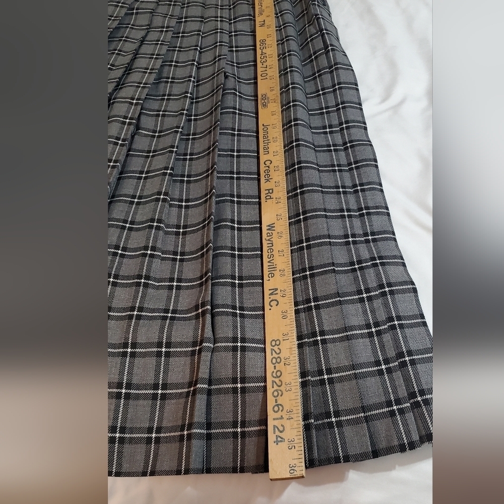 Liz Baker Vintage Classic Black, Gray and White Plaid  Pleated Skirt. Sz 12 - Picture 5 of 5